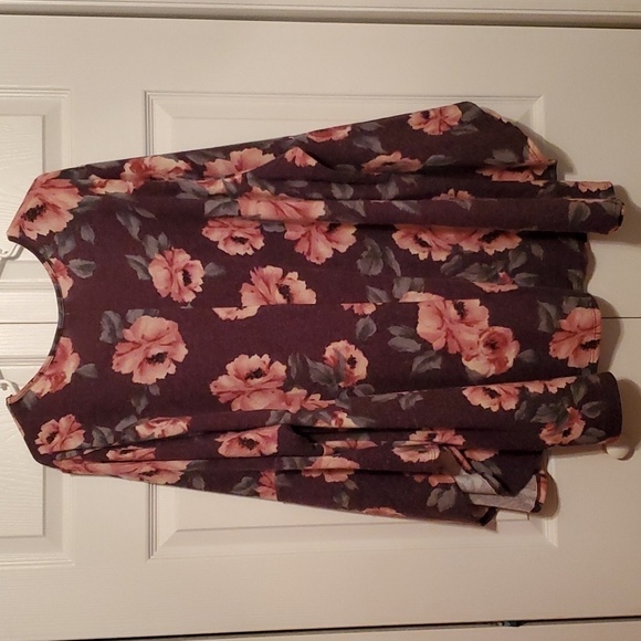 Avenue Purple Floral Keyhole Front Top Women's Plus Size 30/32 - Picture 6 of 9